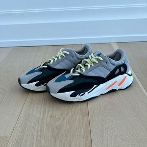 Yeezy Multicolor Rare Limited Edition Unisex Sneaker Men’s 7 Women’s 8.5 or 9